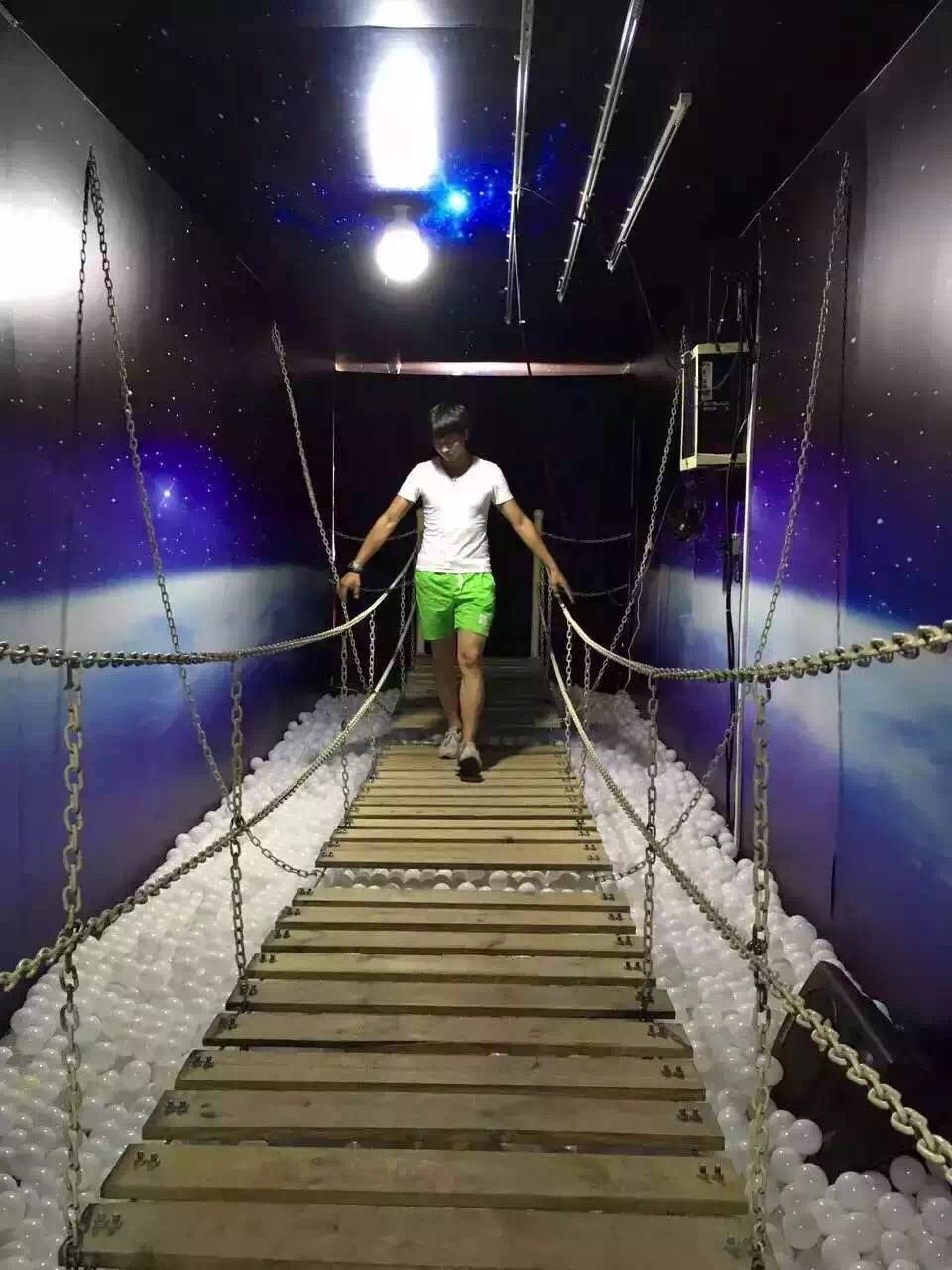 VR虚拟雪山吊桥